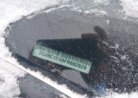 2015 Chrysler Town & Country Touring-L z USA, uszkodzony, nr VIN 2C4RC1CG6FR662628